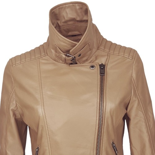 Blouson perfecto cuir d’agneau beige camel avec coupe ajustée et détails raffinés