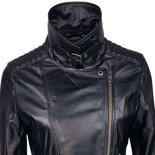 Blouson style perfecto noir femme en cuir d’agneau – coupe ajustée et détails rock